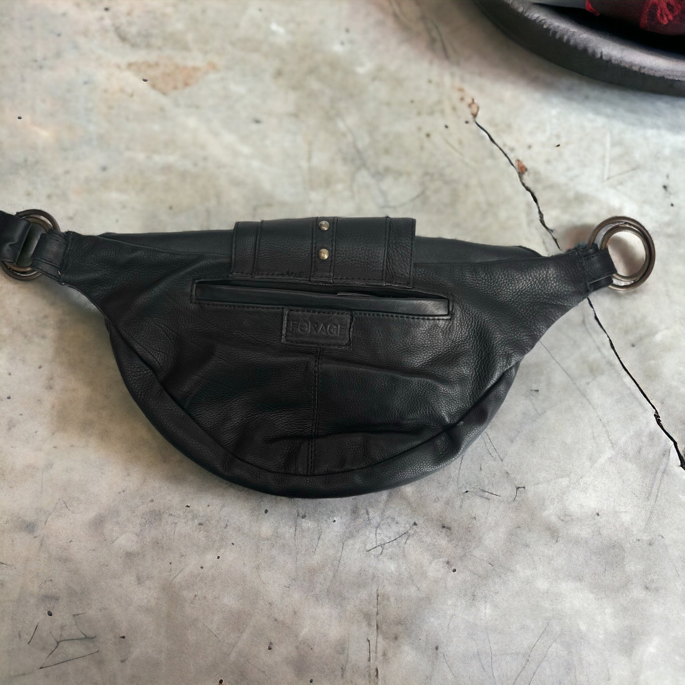 Leather Arrow Bag | Black