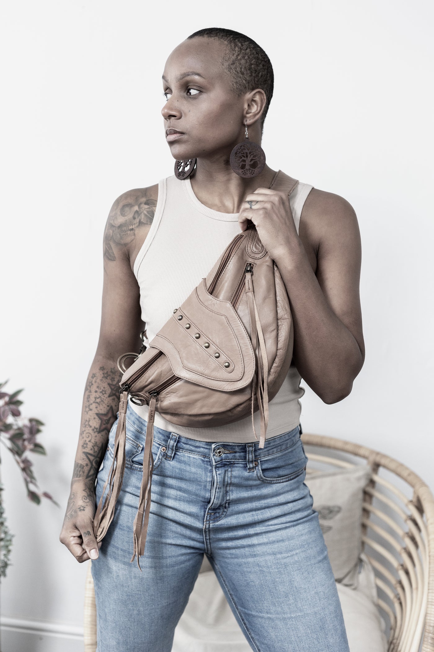 Leather Arrow Bag | Chestnut Brown