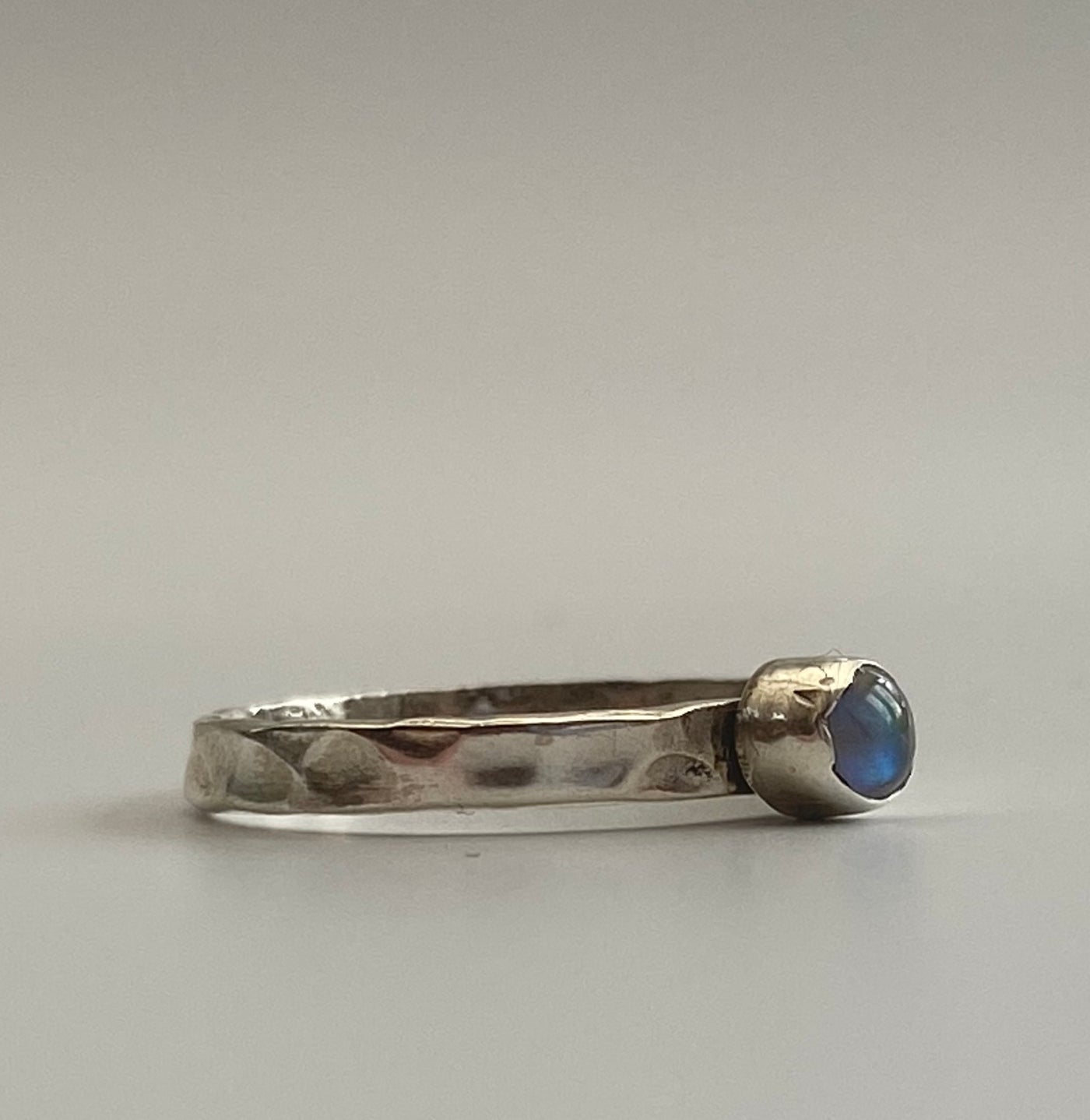 Labradorite Band Ring. - R/S